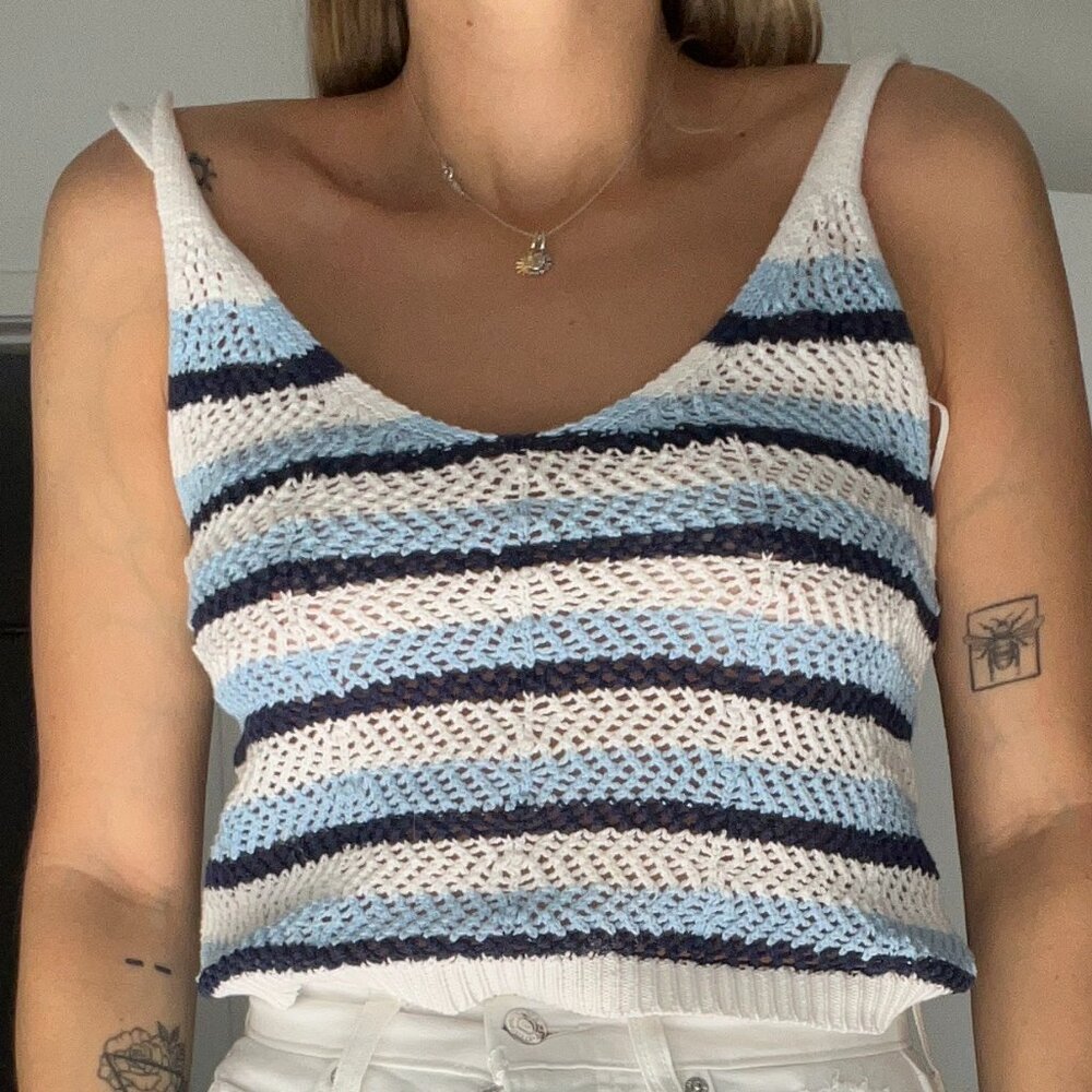 Lefties White and Blue Kight Crop Top